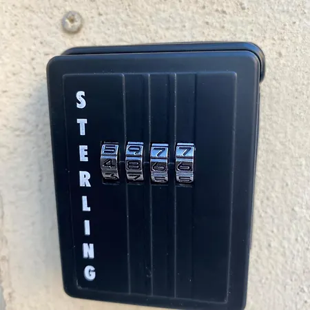 Adinkra Suits Apartmán